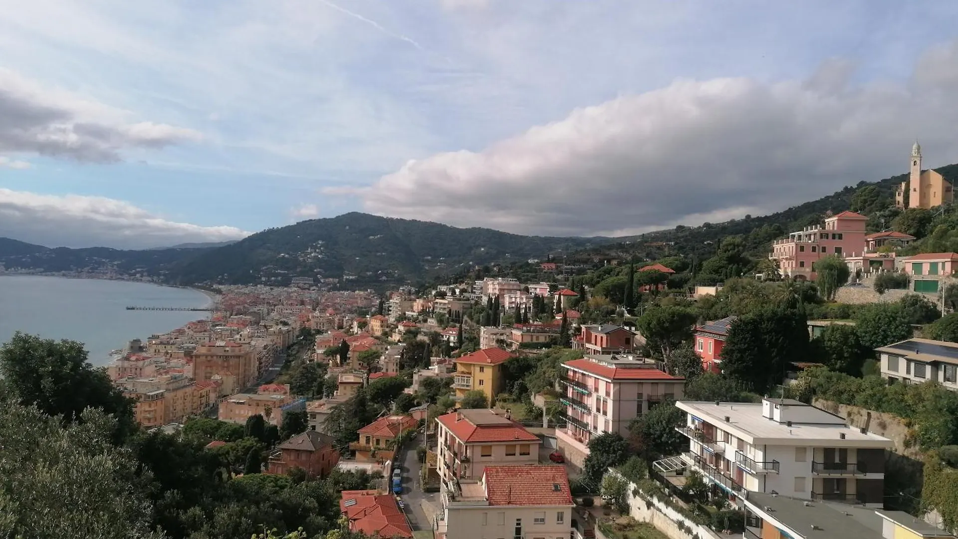 Casa Vacanze Alassio Con Vista Panoramica 別荘